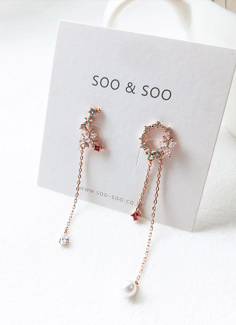 フラワーアンバランスドロップピアス