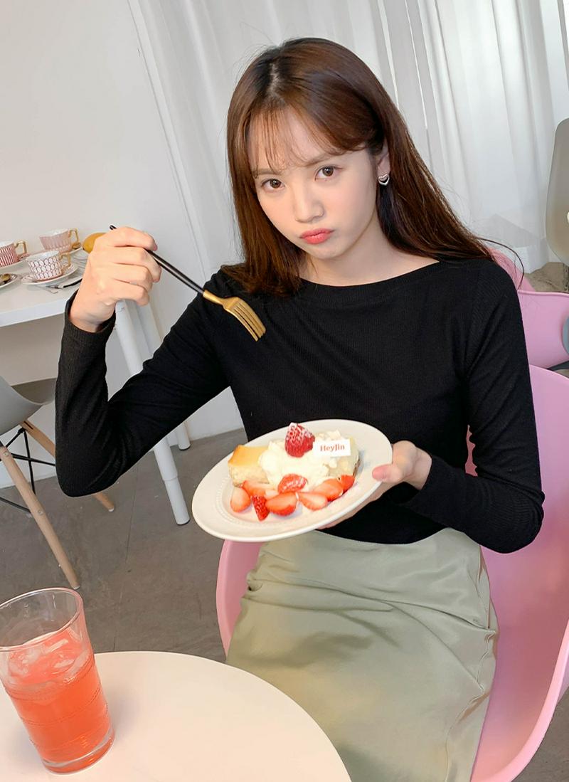 カラーリングボートネックTシャツ