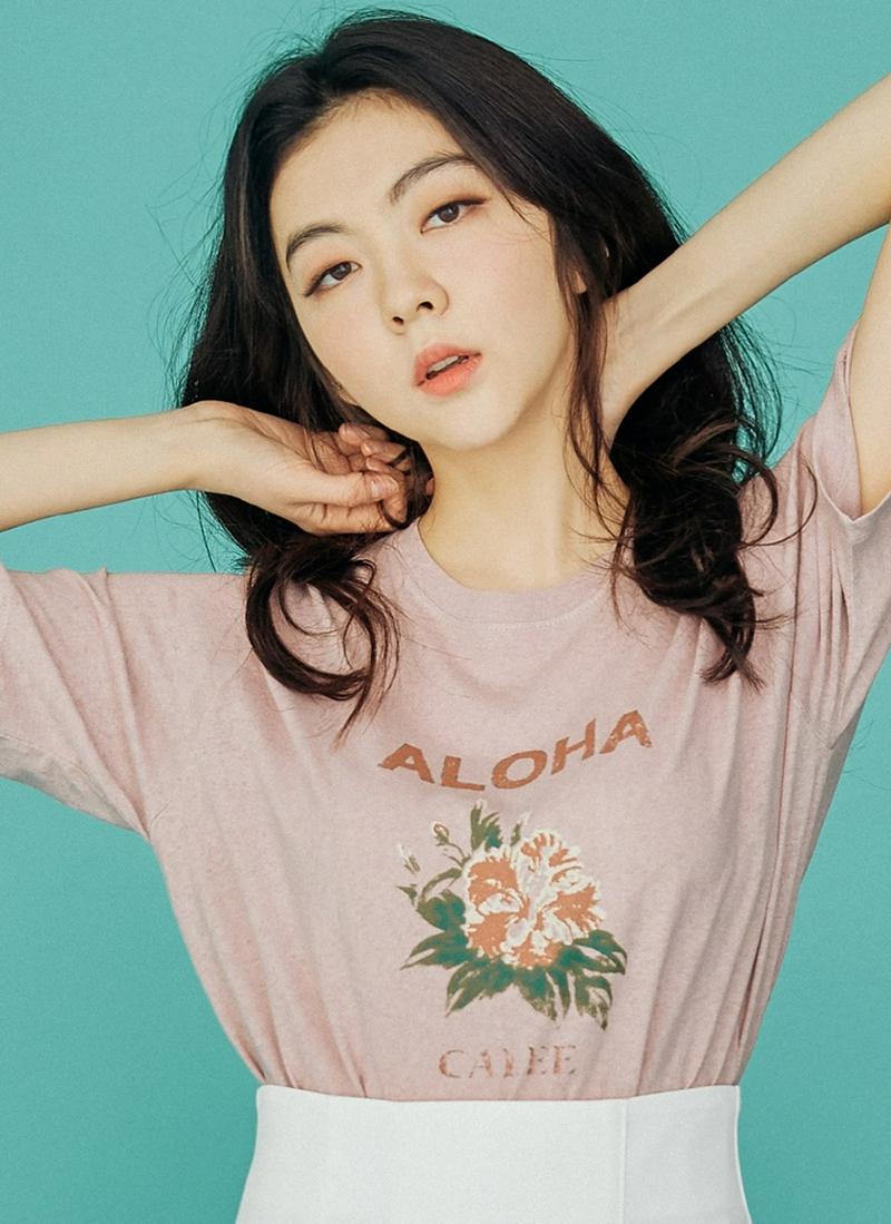 ALOHAフラワープリントTシャツ