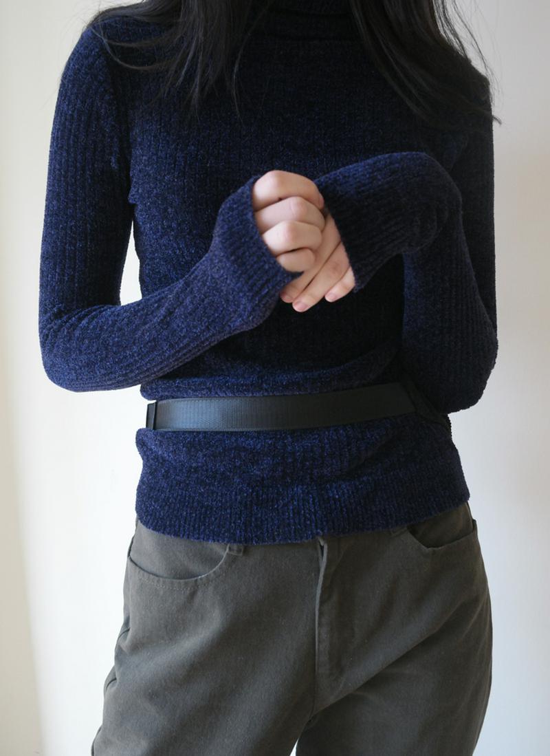 ソフトグリッタータートルネックニット