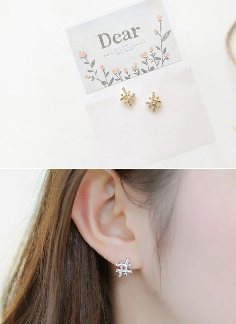 2TYPEシャープキュービックピアス