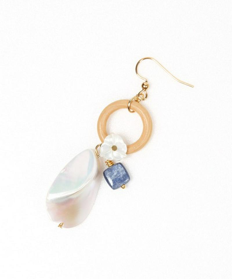 K14GF ちびお花シェル×ウッドリングピアス