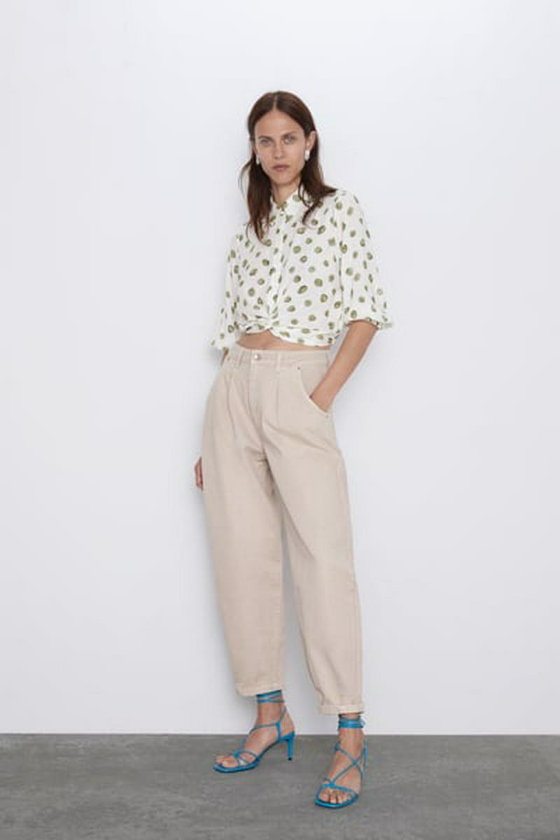 フロントノット付きドット柄シャツ