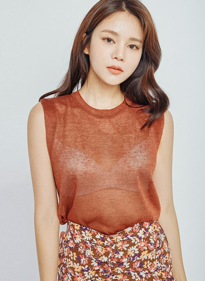 シアーニットスリーブレス