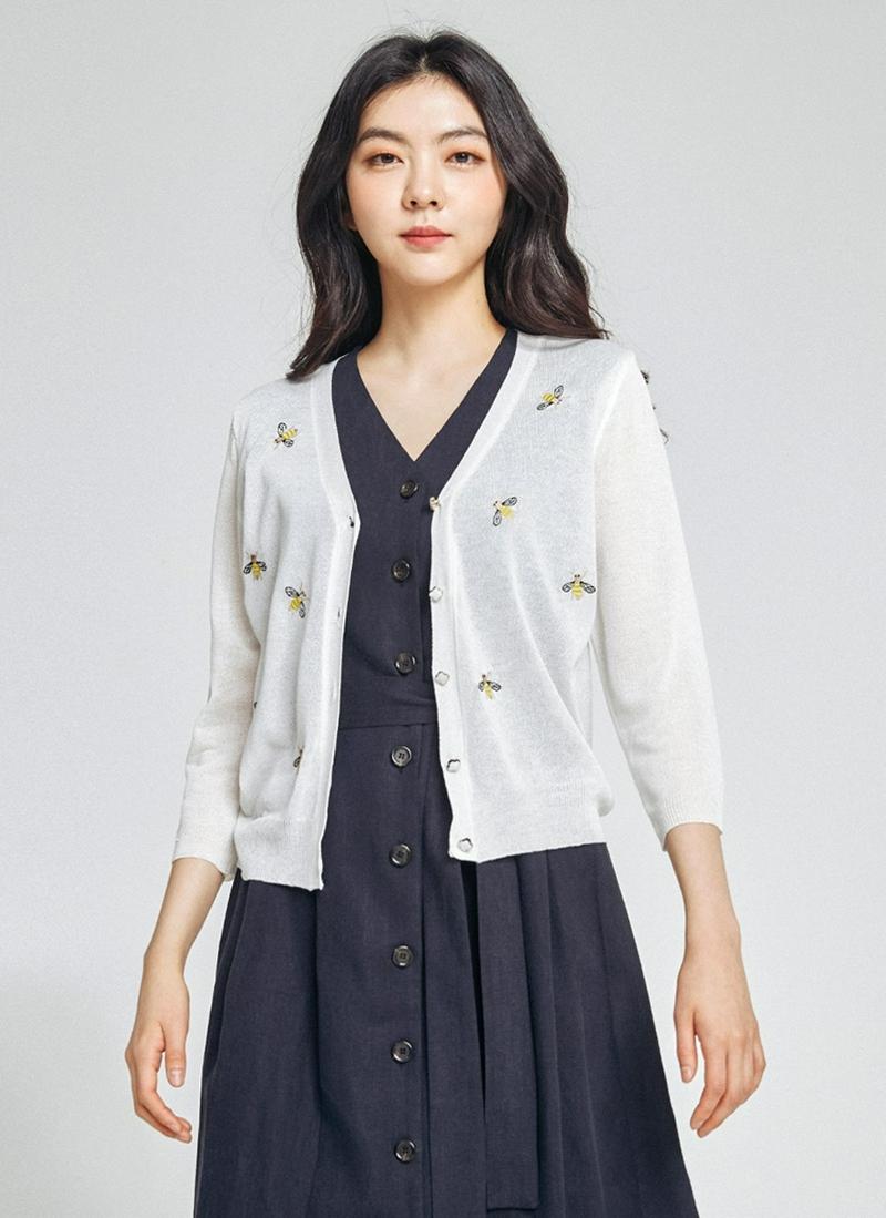 ハチ刺繍ニットカーディガン