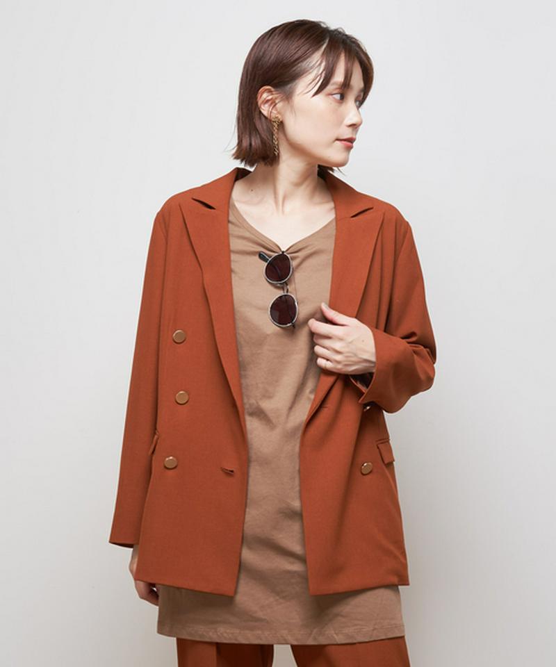 金ボタンテーラードジャケット
