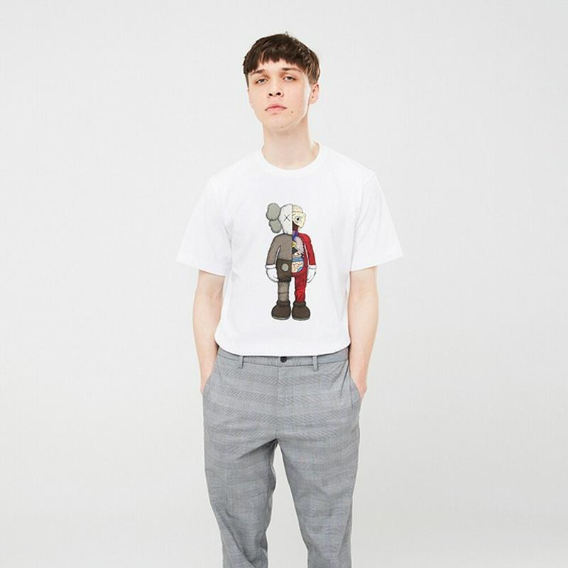 カウズ UT（グラフィックTシャツ・半袖）