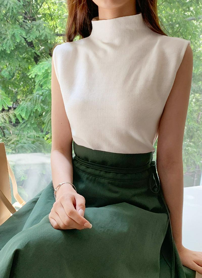 ハイネックニットスリーブレス・全2色