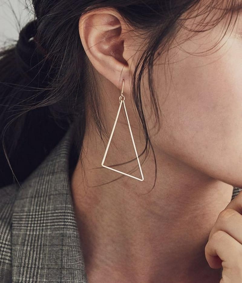 【DeWLuX】トライアングルピアス