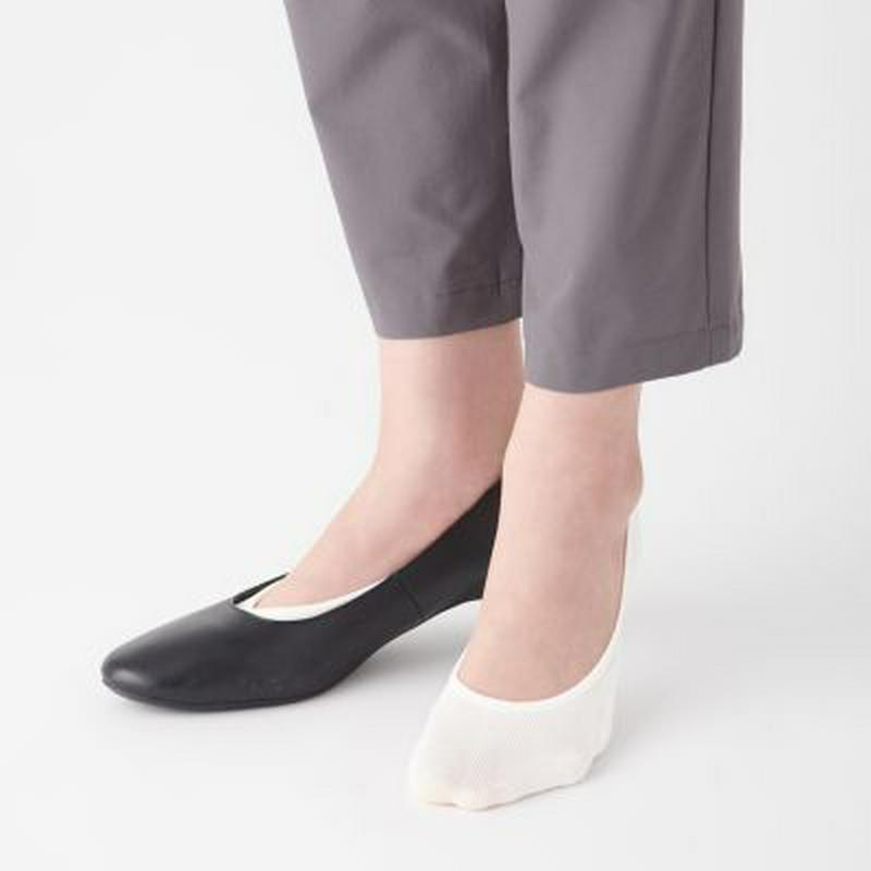 つま先ワイド脱げにくい　ポリエステル混　フットカバー（婦人・えらべる） ２３～２５ｃｍ・オフ白