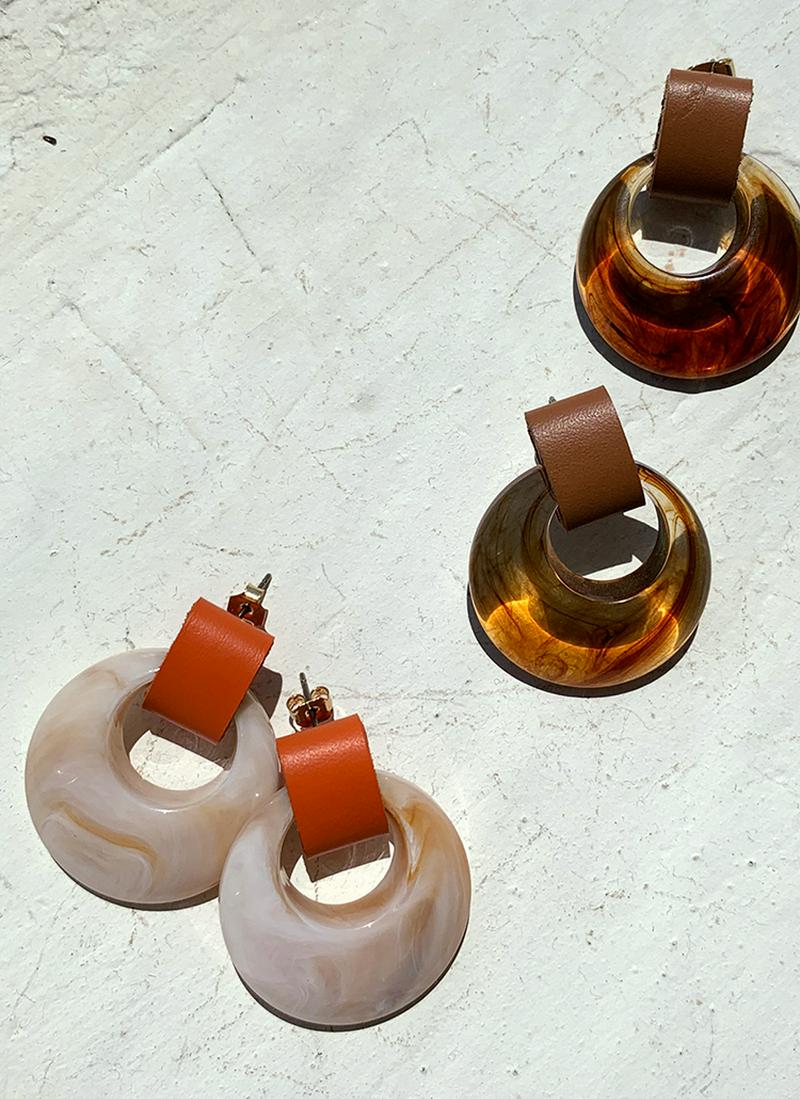レザーサークルピアス・全2色・d58736 レディース【acc】 韓国ファッション アクセサリー ジュエリー ピアス サークル マーブリング アクリル カジュアル フェミニン 大人 ユニーク ハイホリHIHOLLI