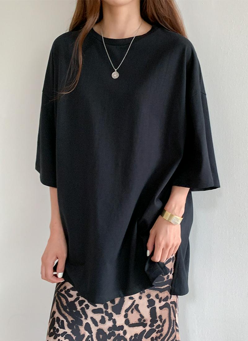 ルーズフィッティングTシャツ