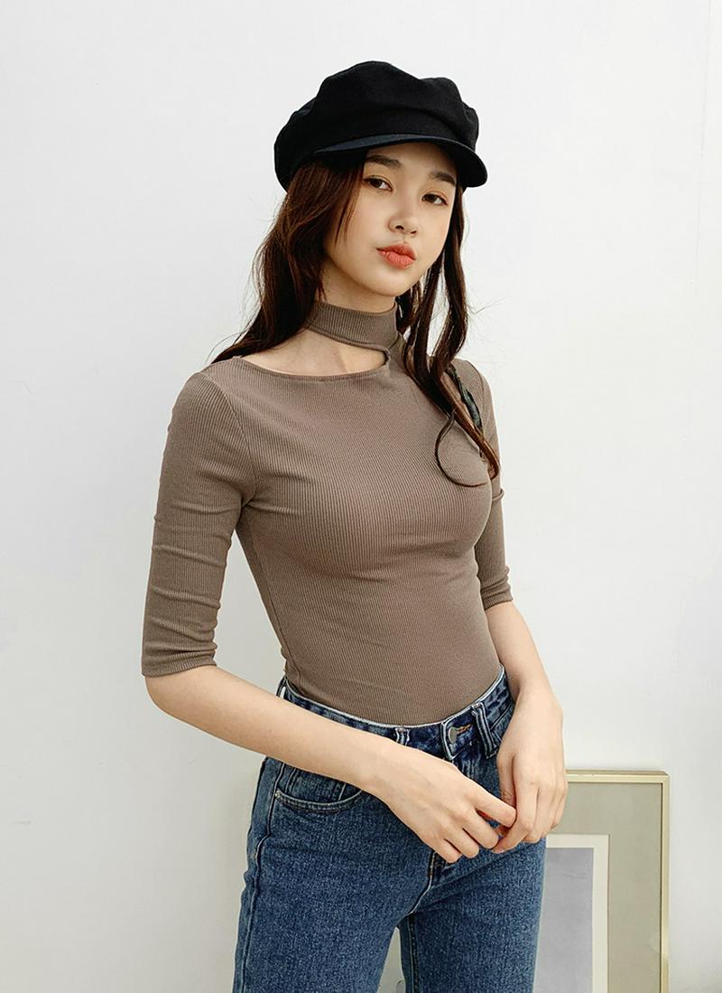 ネックカットリブTシャツ・全3色・e55088 レディース【tops】 韓国ファッション トップス Tシャツ 半袖 ハイネック スリット デコルテ 伸縮性 スリム カットアウト 無地 カジュアル かわいい ガーリー フェミニン ユニーク アシメネック 夏