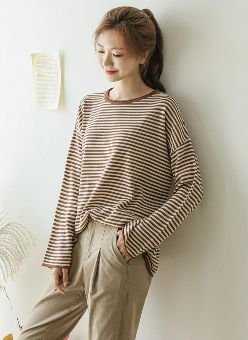 ボーダー柄アクリルニット