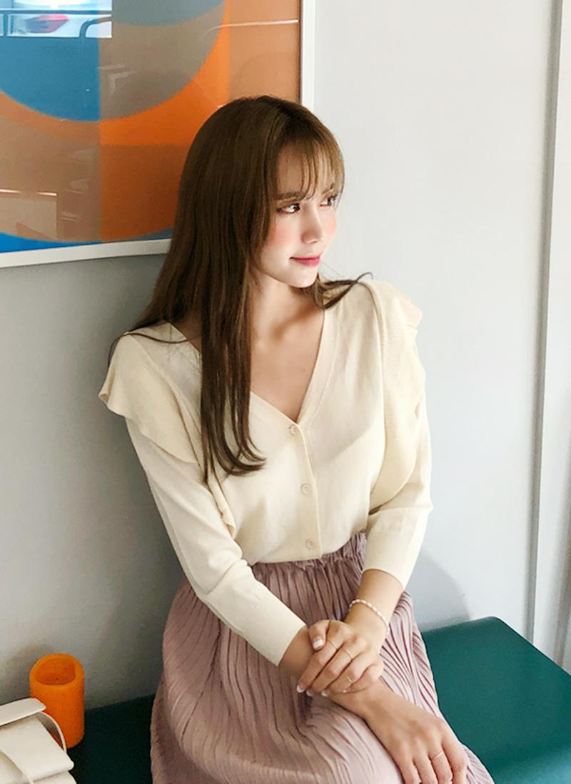 ウィング長袖ボタンニット