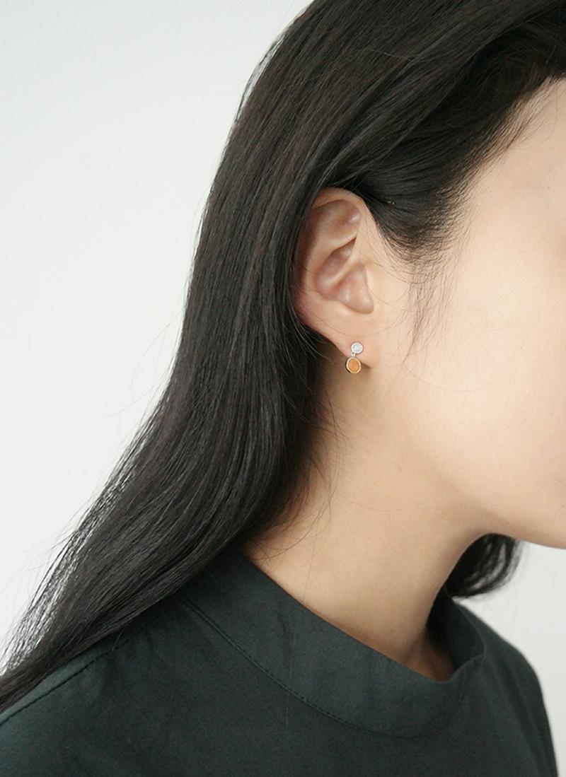 ミニマルポイントピアス