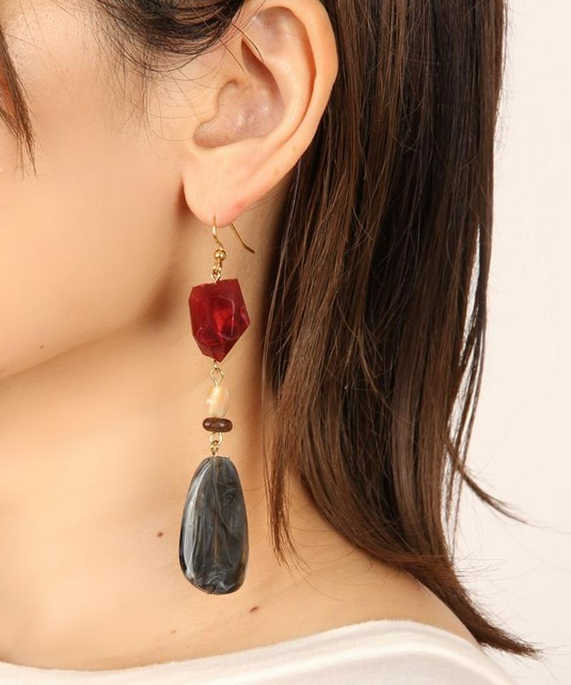 K14GF マーブルパーツ ブラック×レッドピアス