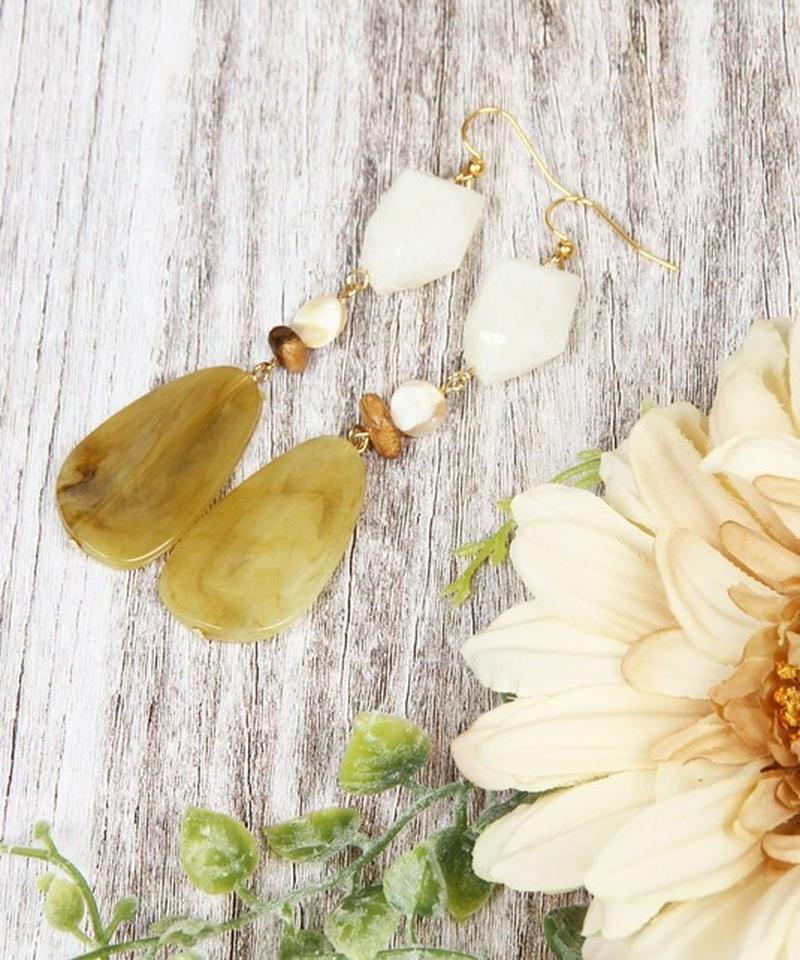 K14GF マーブルパーツ カーキ×ホワイトピアス