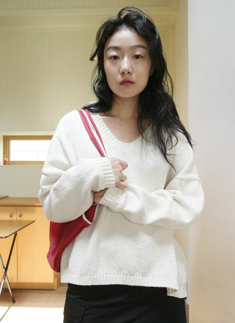 Vネックベーシックニット