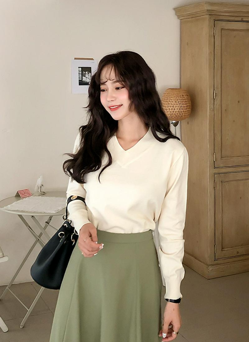 Vネックリブニットトップス