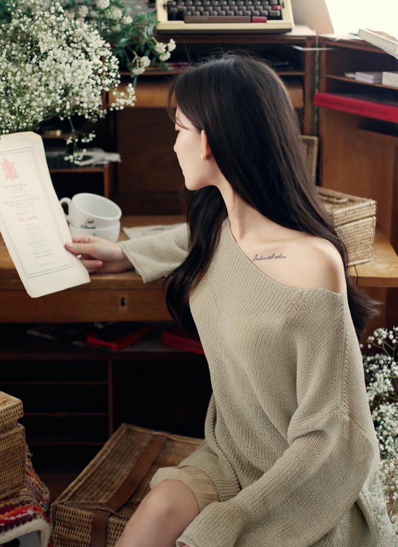 シアーアクリルルーズニット