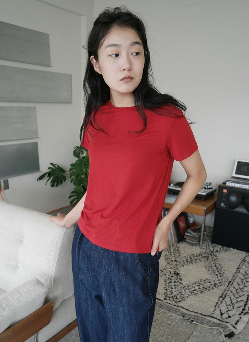 スリムフィットテンセルTシャツ