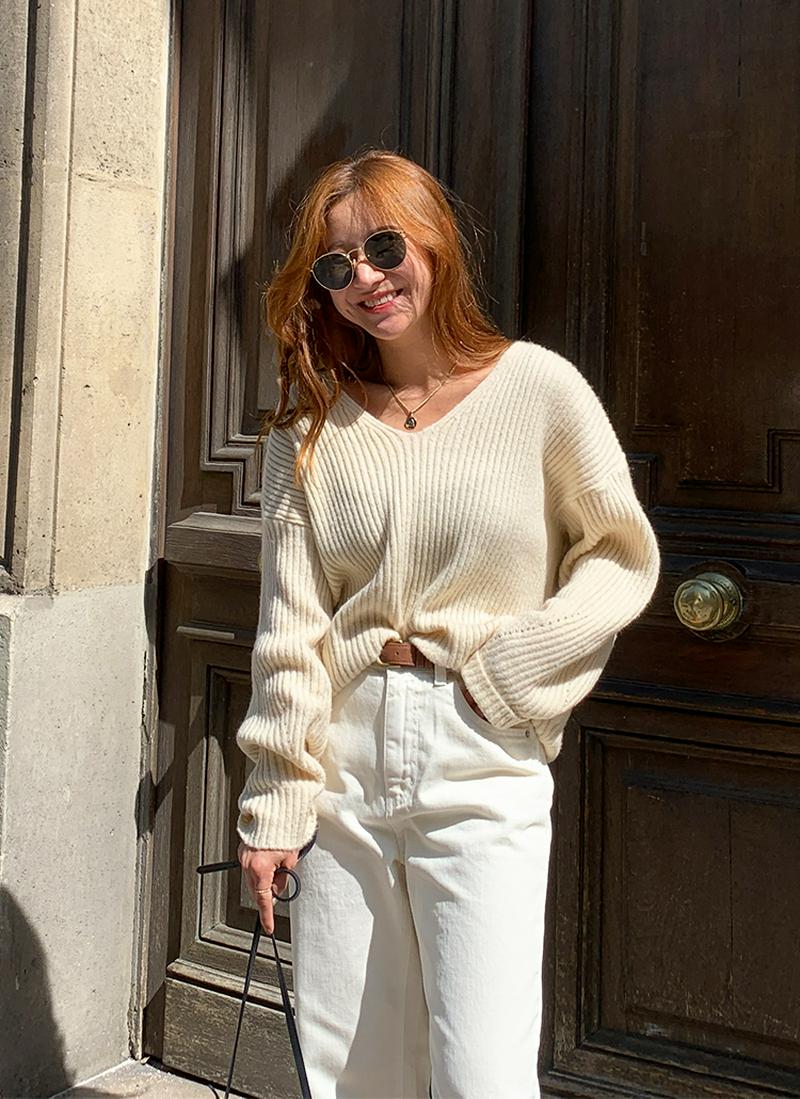 Vネックアクリル混ニット