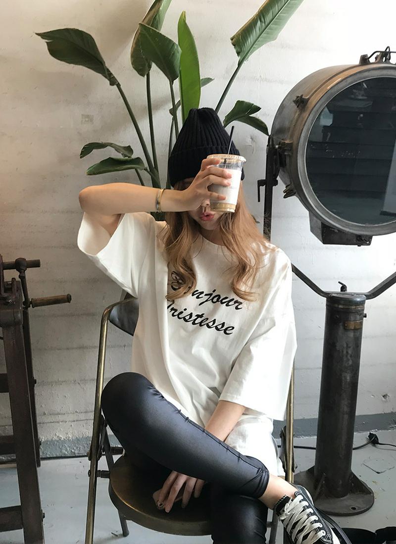 レタリングボクシーフィットTシャツ