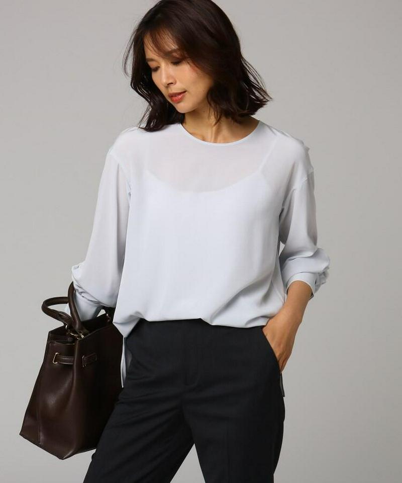 デシンクルーネックブラウス