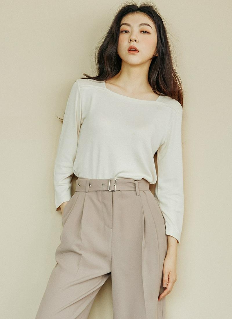 スクエアネックリブニット