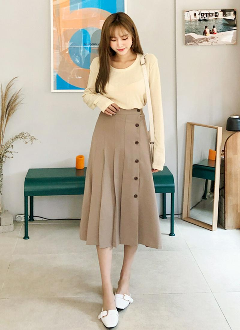 ラウンドネックアクリルニット