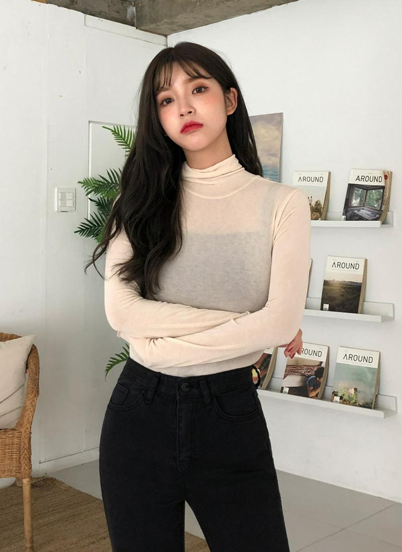 タートルネックシアーTシャツ