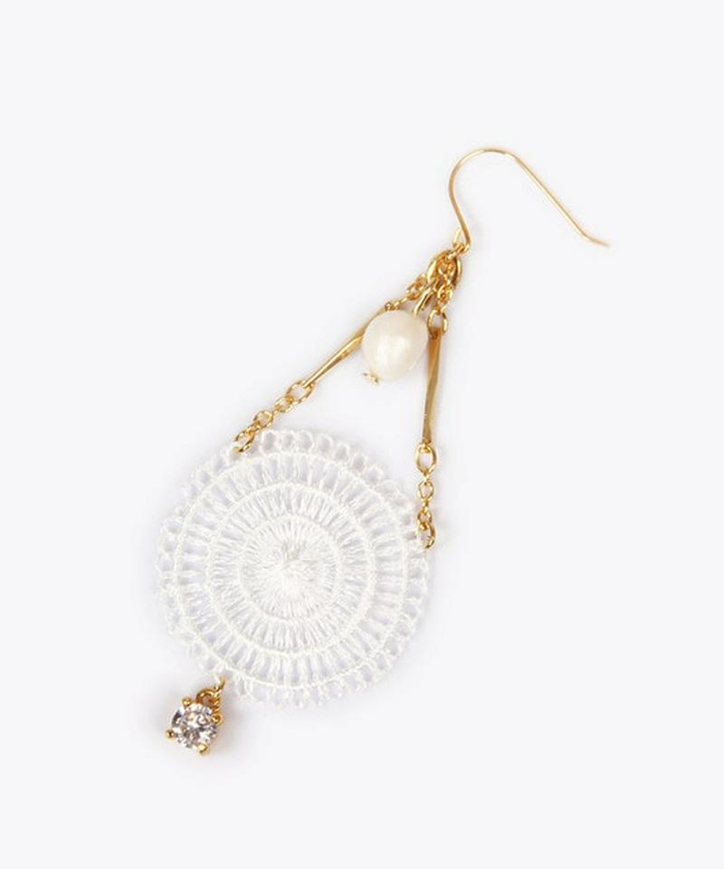 K14GF レースホワイト×淡水パールピアス