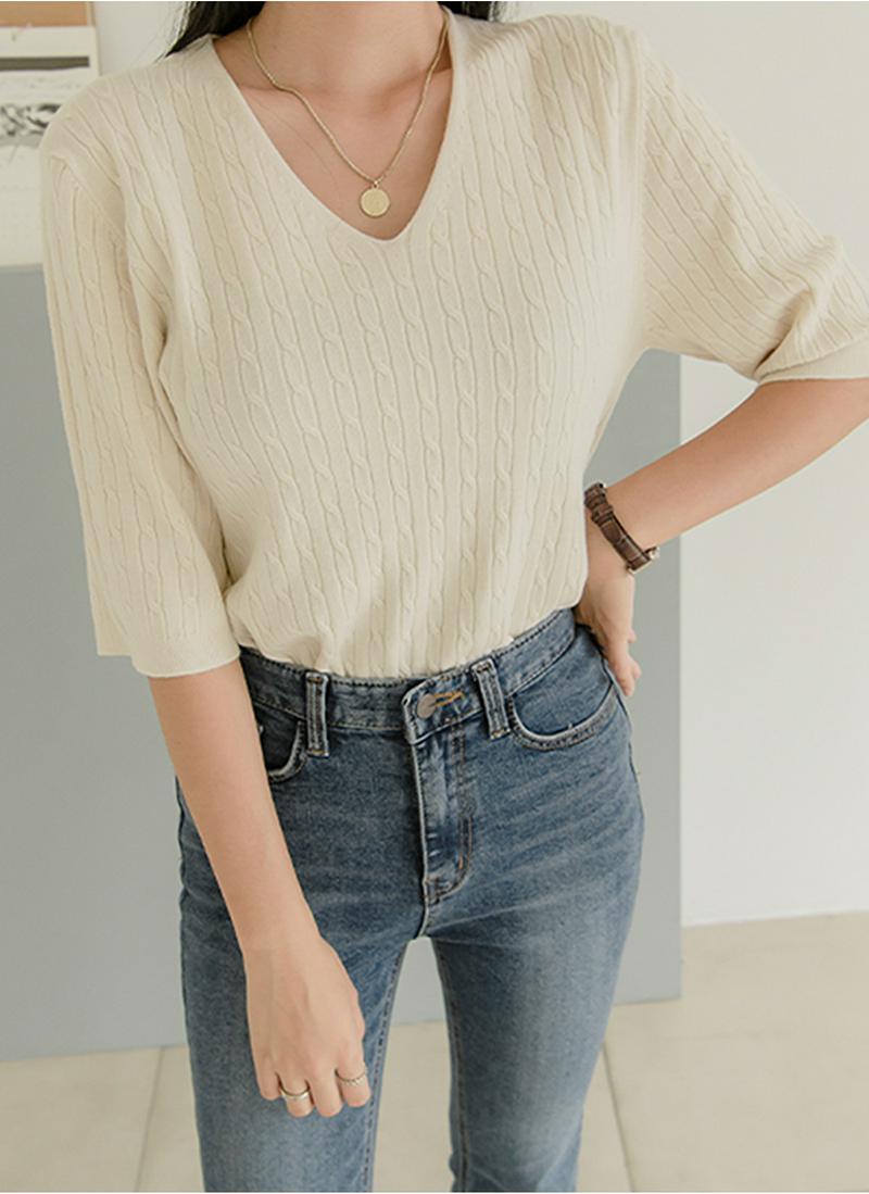 ツイストVネックニット