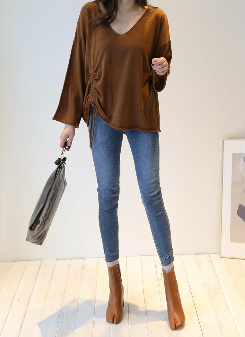 ドロストVネックニット