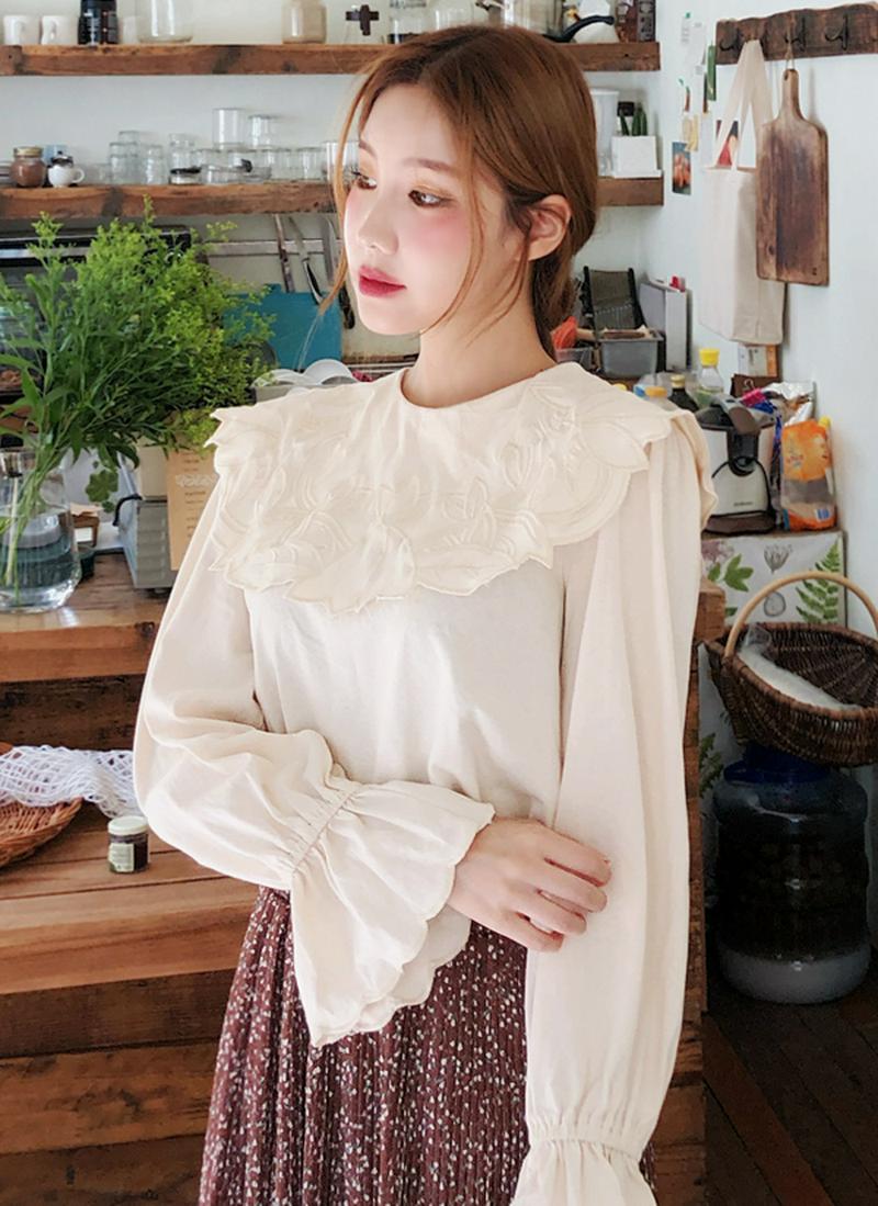 ワイド刺繍カラーブラウス
