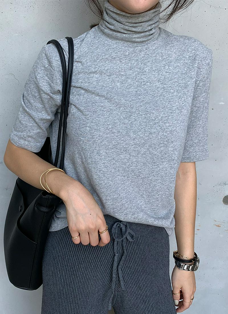 タートルネック半袖Tシャツ