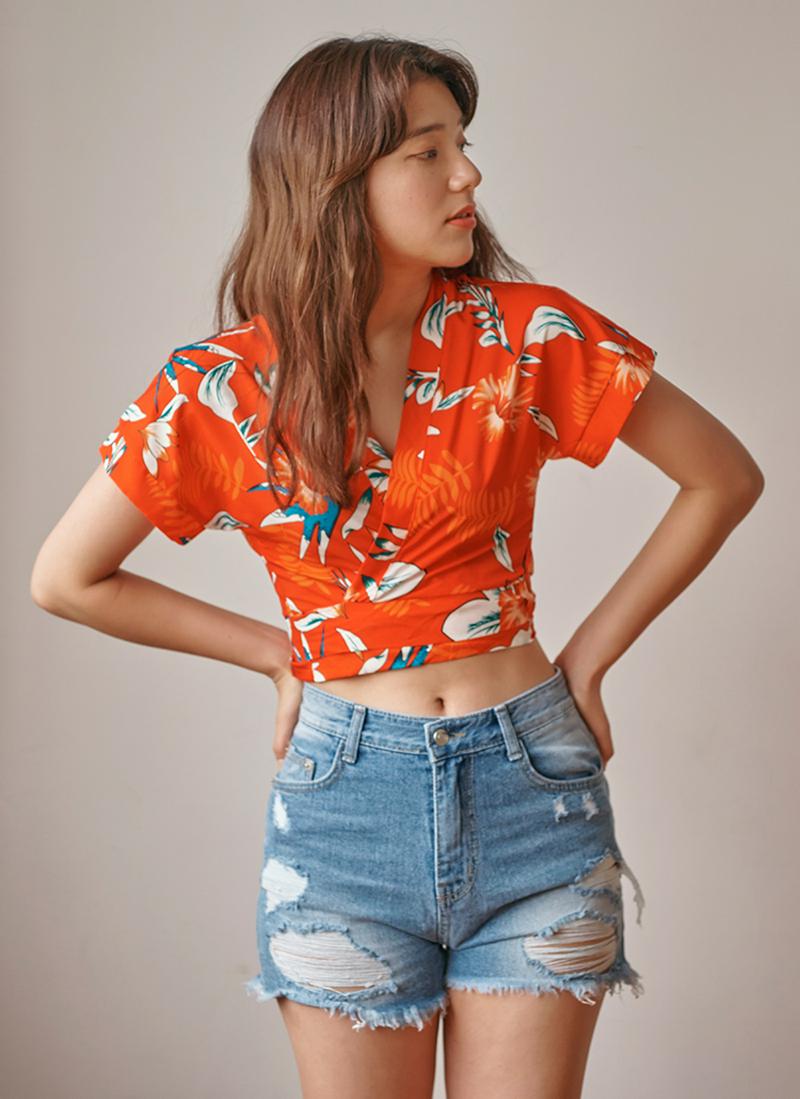 バックタイクロップドTシャツ