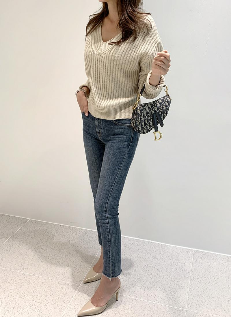 バックリボンVネックリブニット