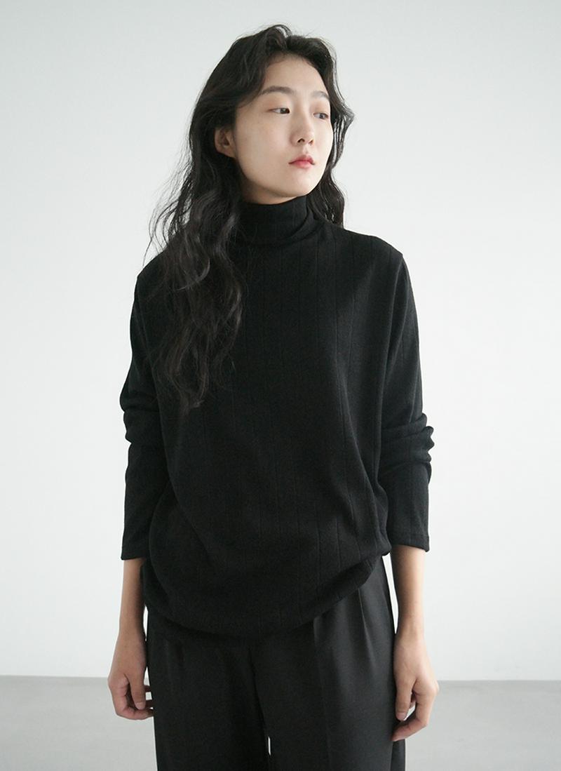 ウール混ハイネックニット