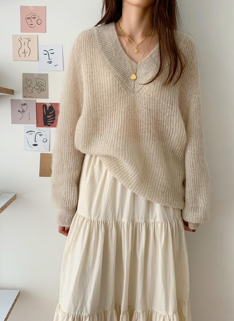 Vネックルーズモヘアニット