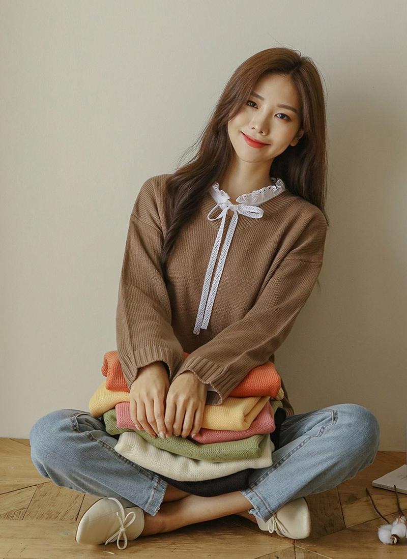 Vネックソフトカラーニット