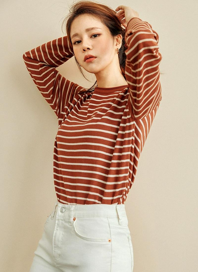 ボーダーアクリルニット