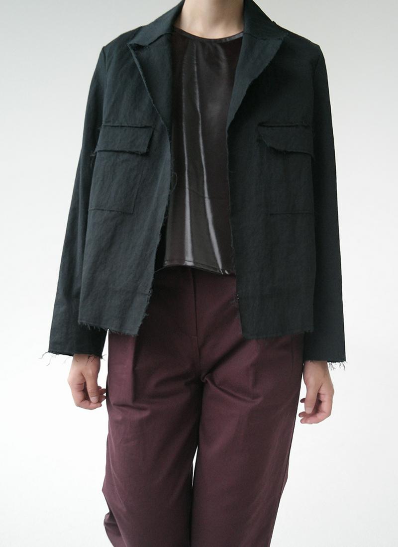 カッティングボタンレスジャケット