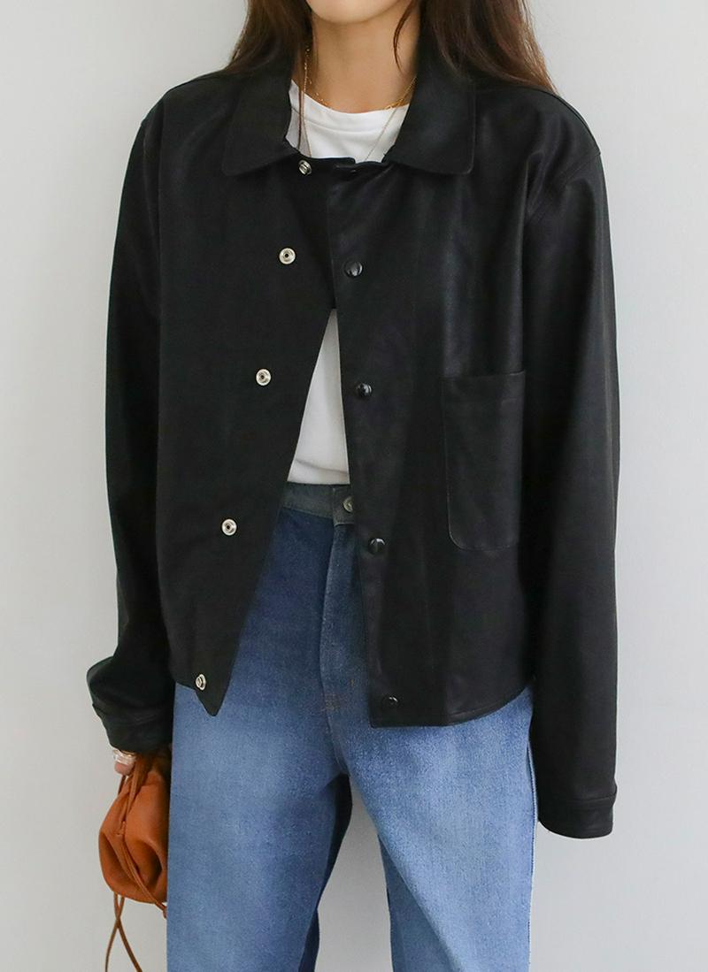 スナップボタンレザー調ジャケット