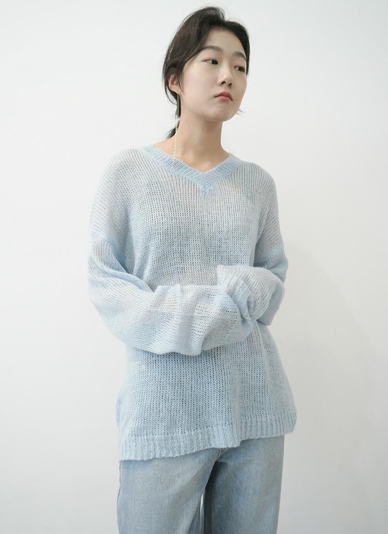 シアーVネックニット