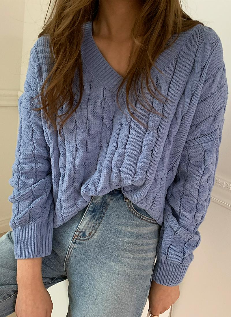 ケーブルVネックニット