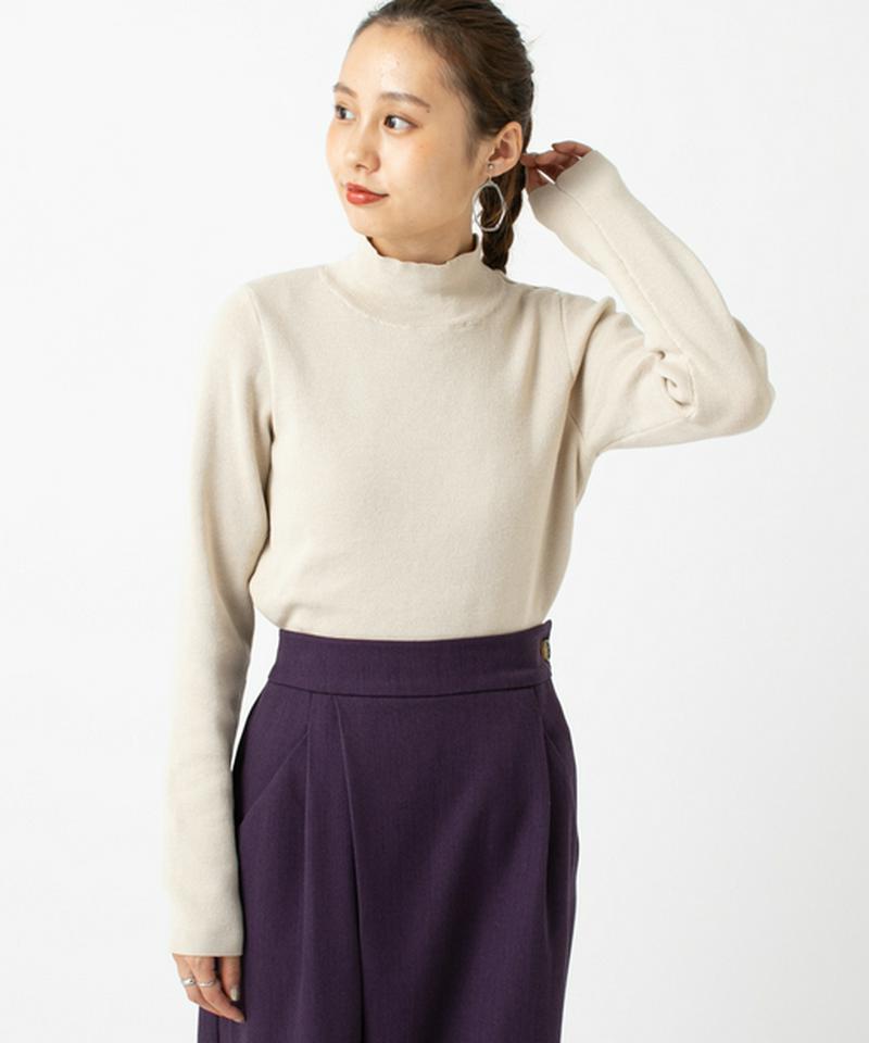 シンプルハイネックニット