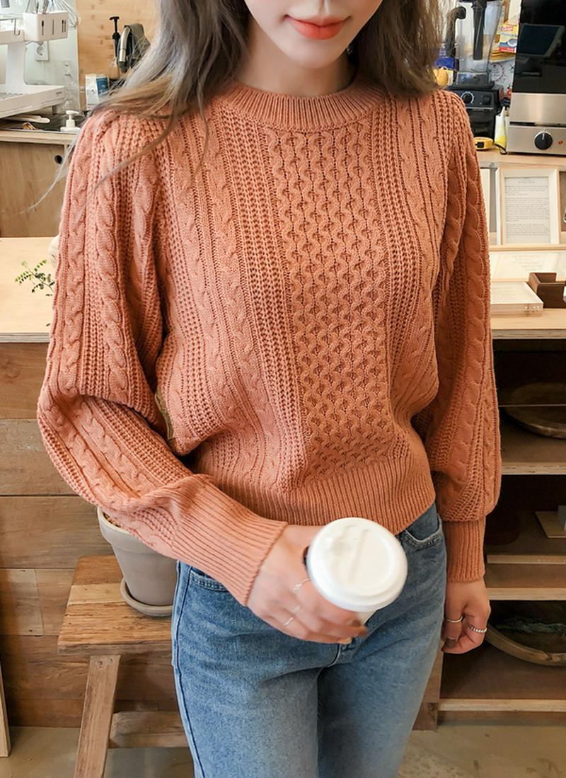 ケーブルリブニット