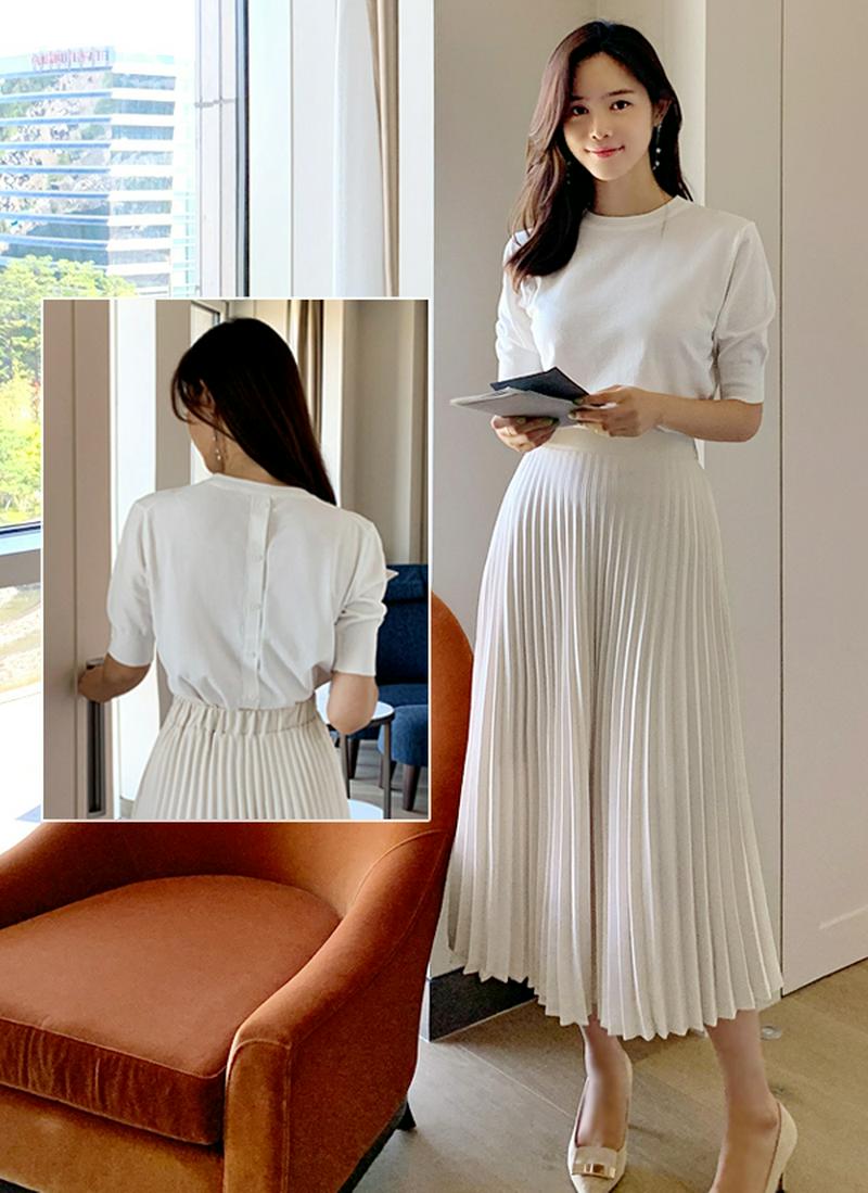 バックボタン半袖ニット